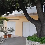 And With Parking Space Palit, Rab - 5067 בית הארחה
